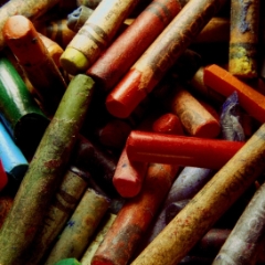 Peeled and unpeeled crayons