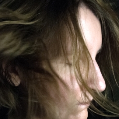 Flippy hair with medium length hair